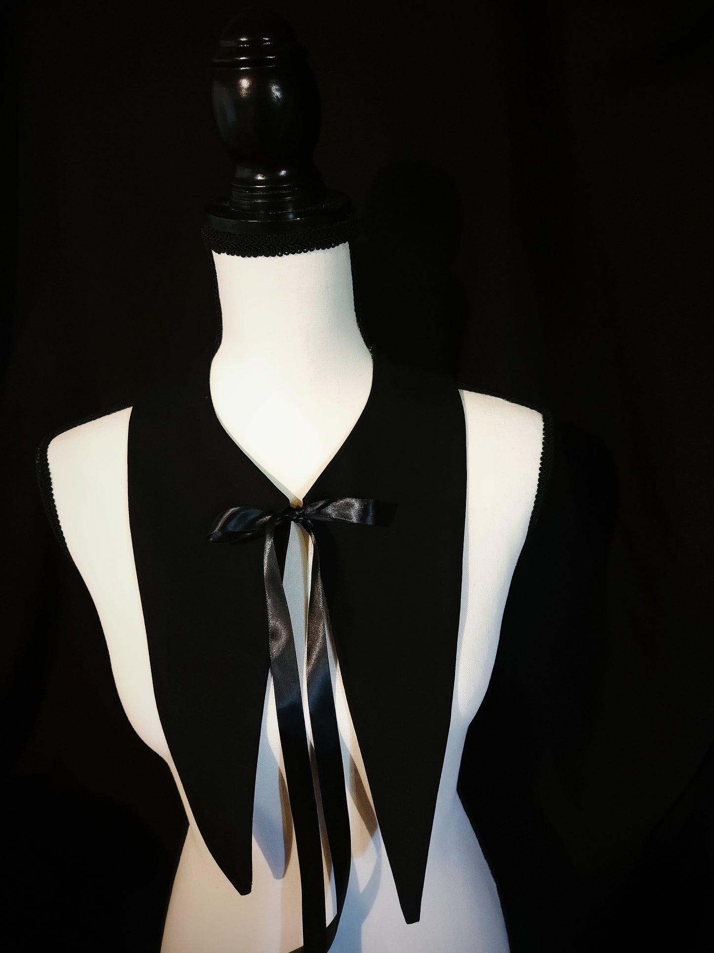 Distressed Pointed Collar