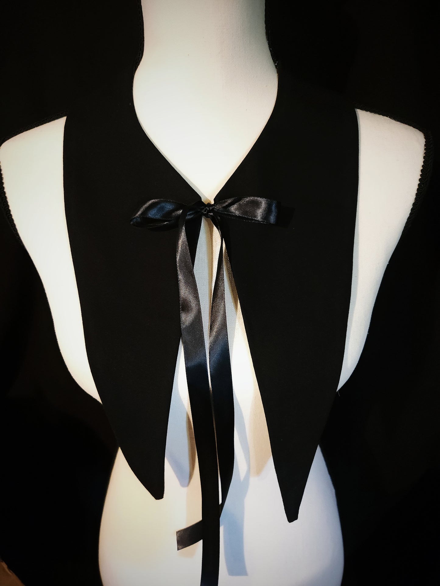 Distressed Pointed Collar