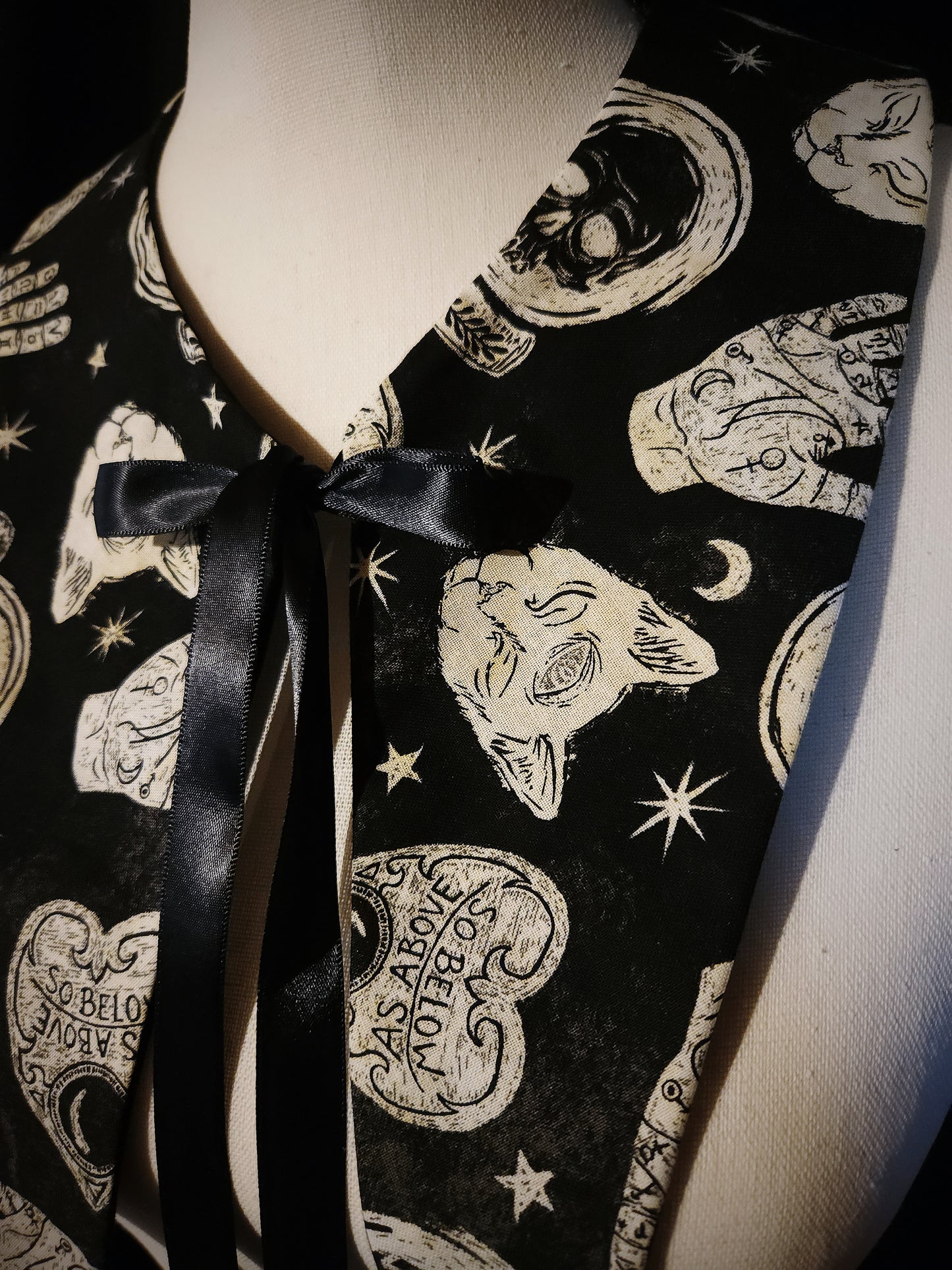 Divintation Pointed Collar