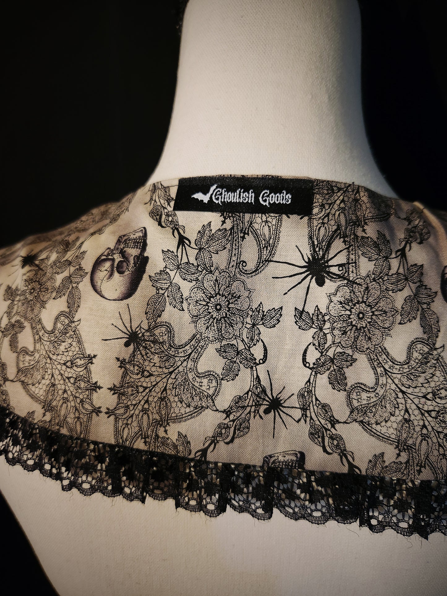 Vintage Spider Ruffle Collar