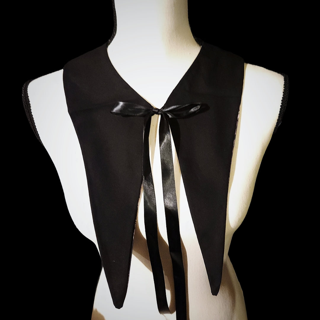 Vintage Halloween Pointed Collar